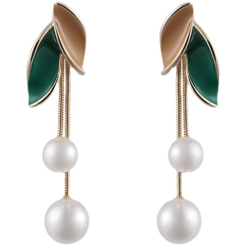 Temperament Entry Lux Pearl Leaf Tassel Earrings