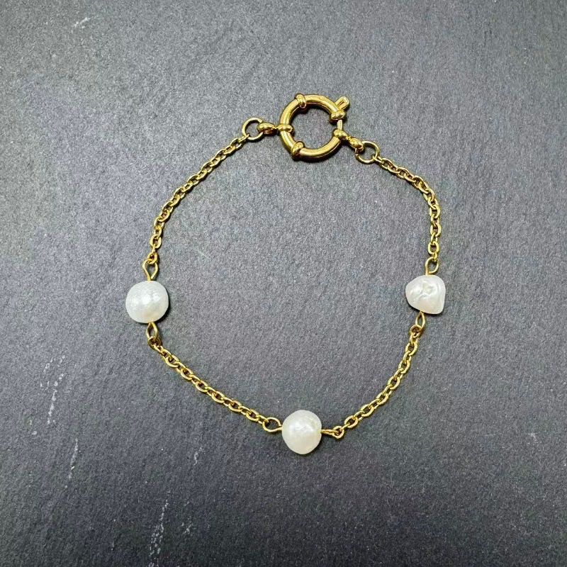 Lucia – Armband mit Perlenoptik und Edelstahlkette