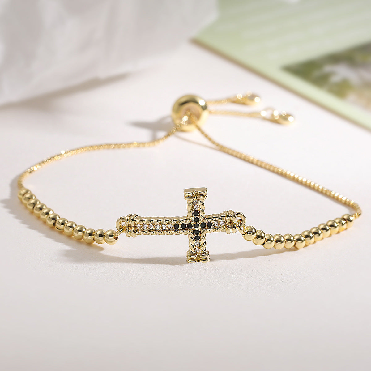 Fashionable Retro Copper-Plated 18K Gold Zircon Cross Pendant Bracelet