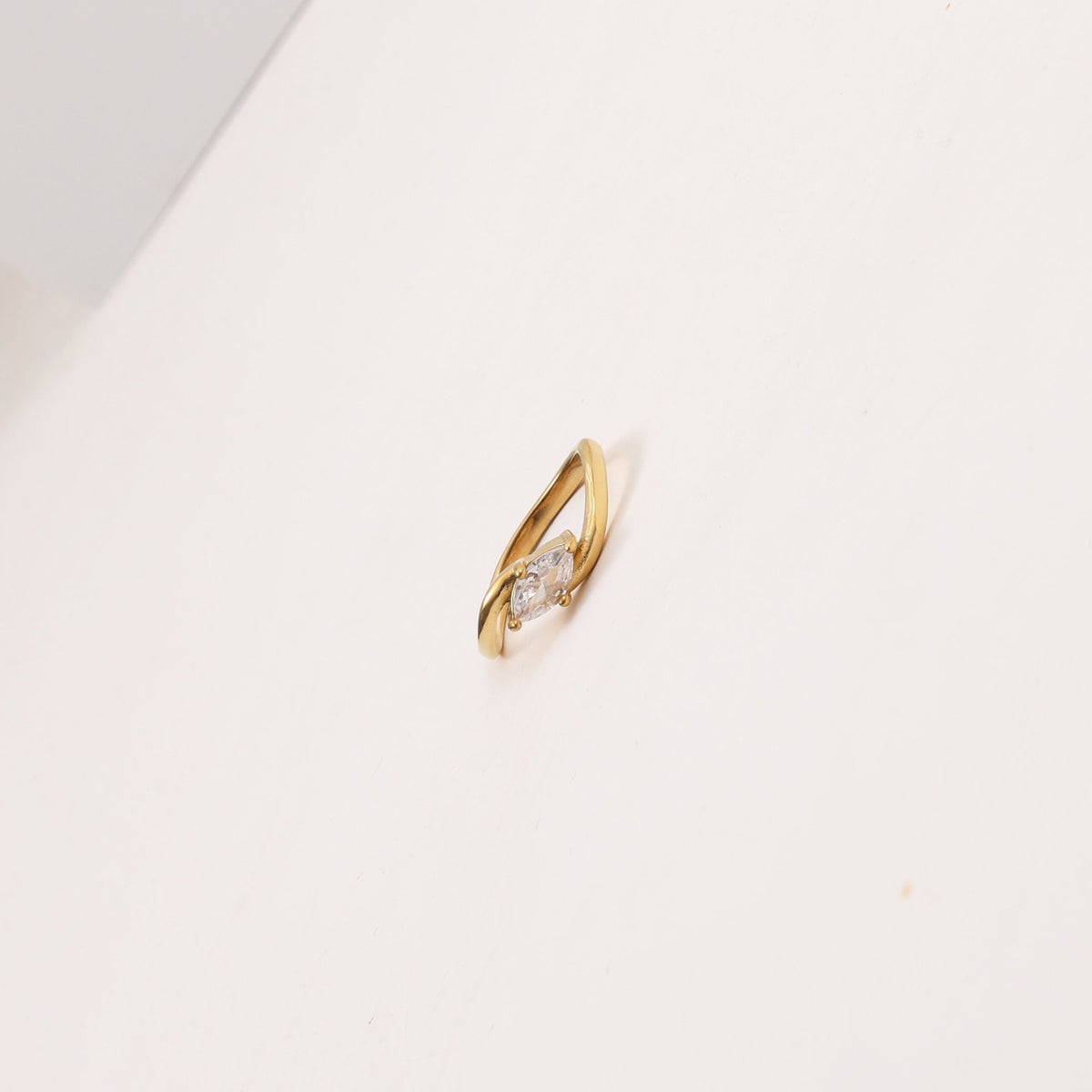 Ulrike – Marquise-Ring mit Zirkon