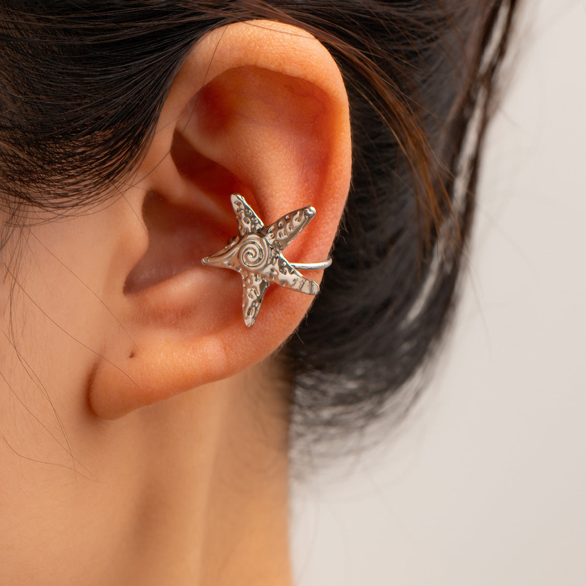 Golden Alloy Earrings Light-luxury Ear Bone Clips