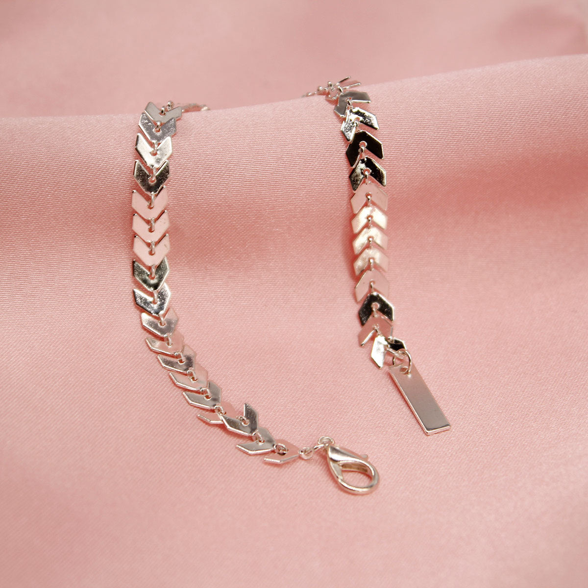 Svenja – Schlichtes Kettenarmband