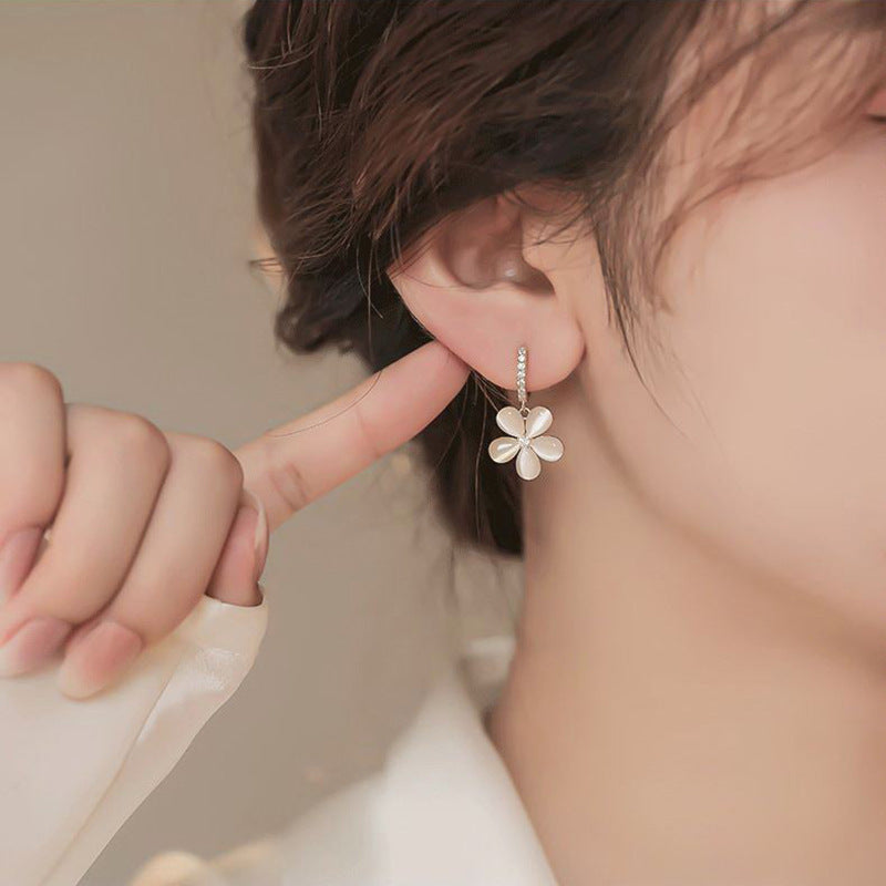 New Versatile Ear Clip High-grade Opal Flower Earrings