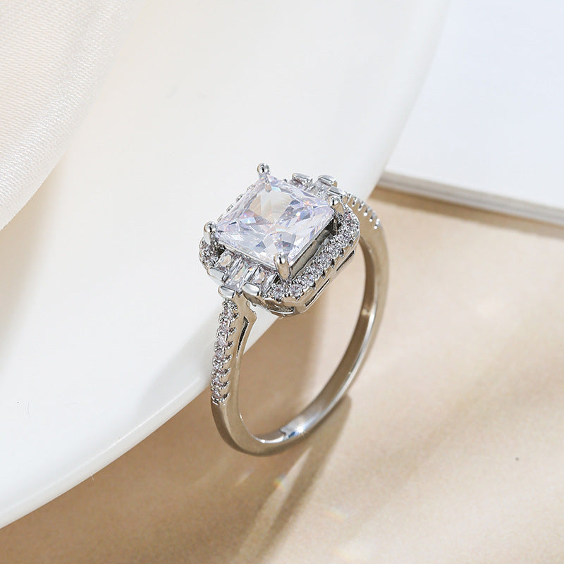 Hot Fashion Ladies Zircon Ring Silver Plated