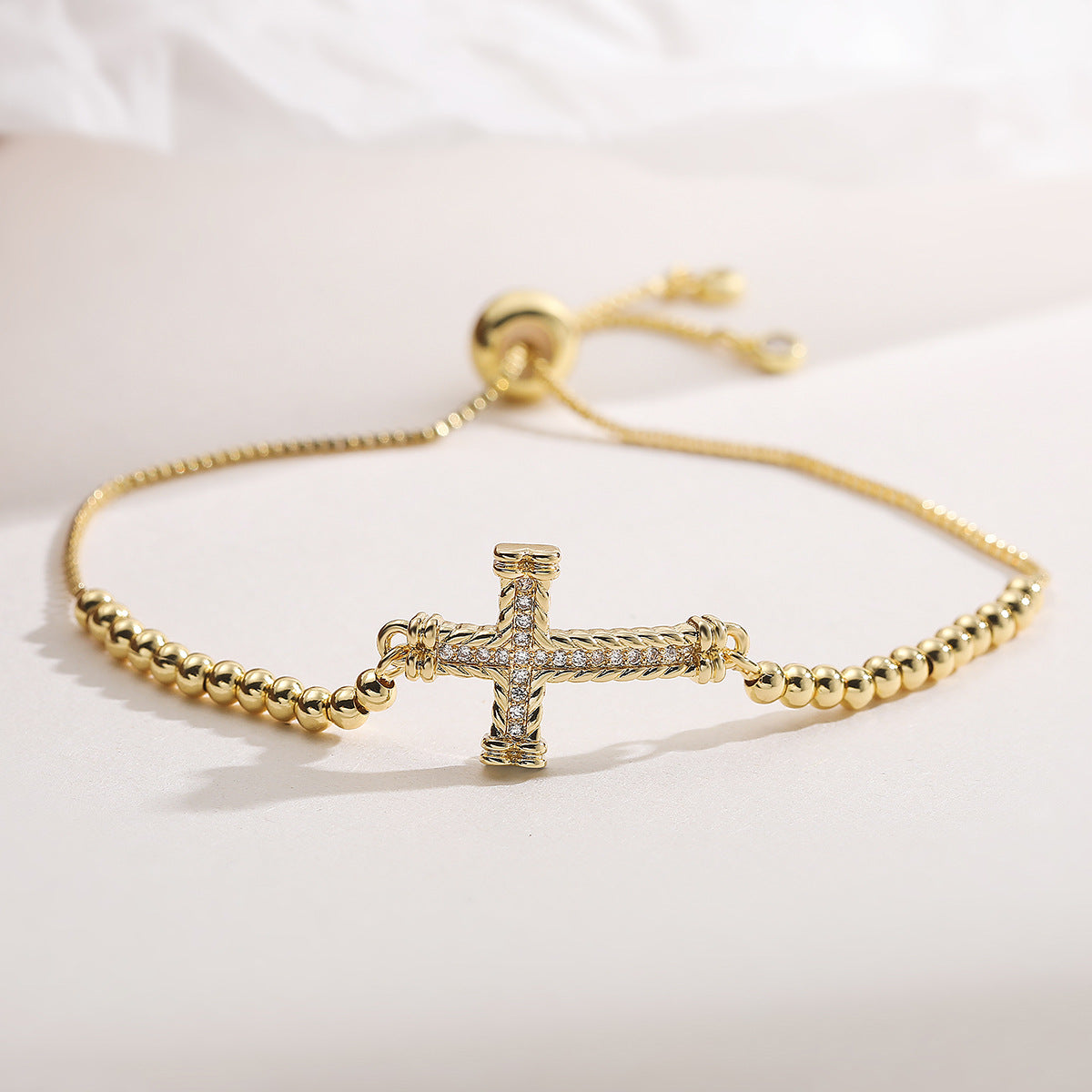 Fashionable Retro Copper-Plated 18K Gold Zircon Cross Pendant Bracelet
