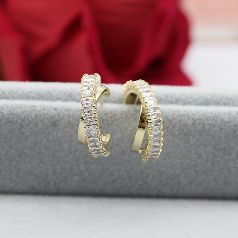 Women's Creative C-shaped Zircon Circle Stud Earrings