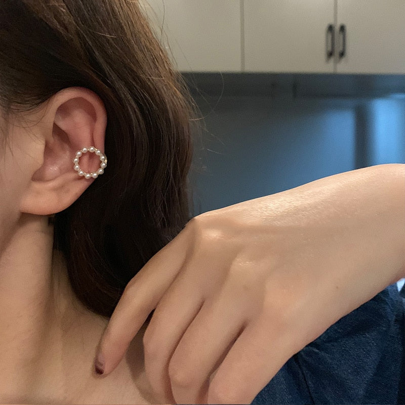 Set pearl ear bone clip