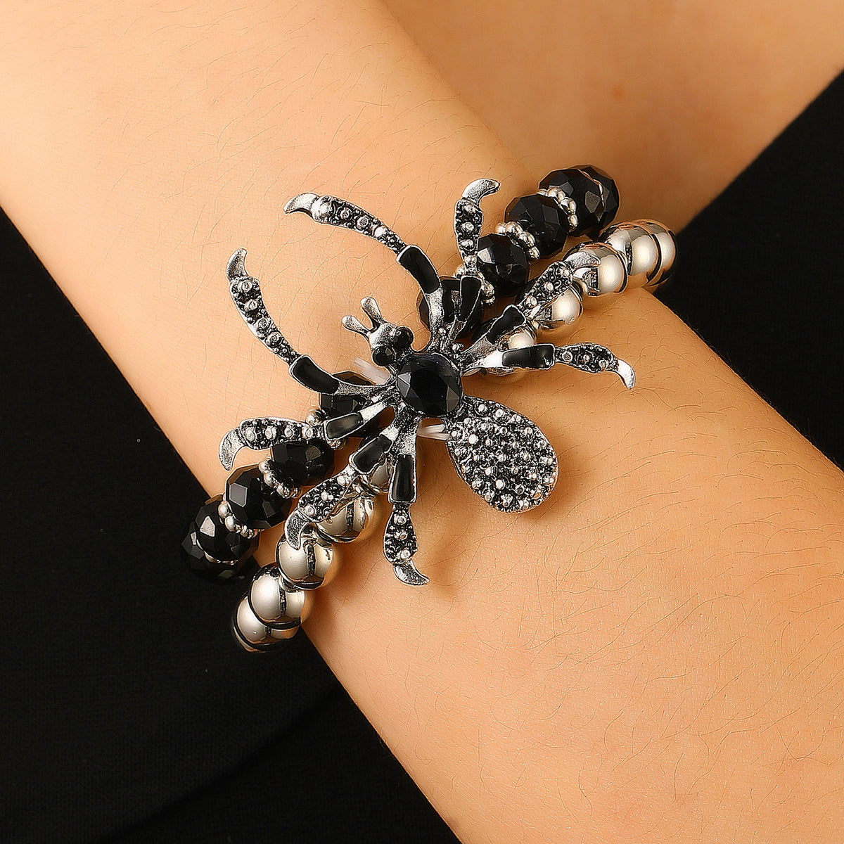 Asta – Dreiteiliges Set mit Spinnenmotiv