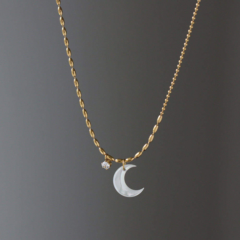 Natural White Shell Rhinestones Crescent Stitching Bead Necklace