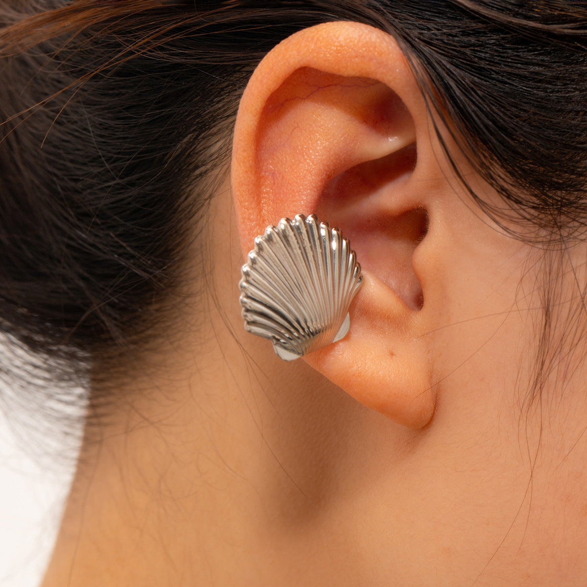 Golden Alloy Earrings Light-luxury Ear Bone Clips