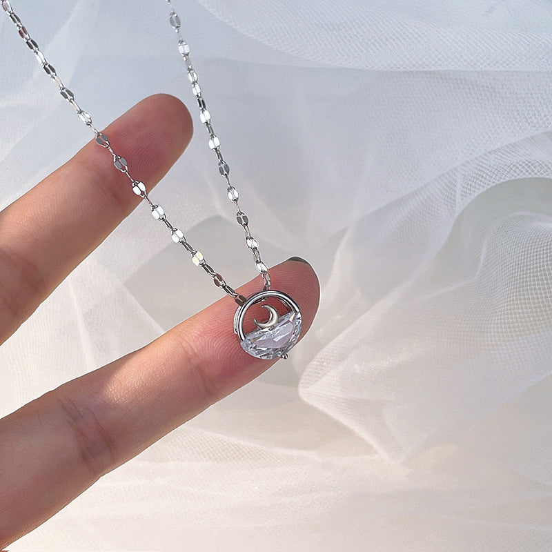 Simple Temperament Bright Moon Necklace On The Sea