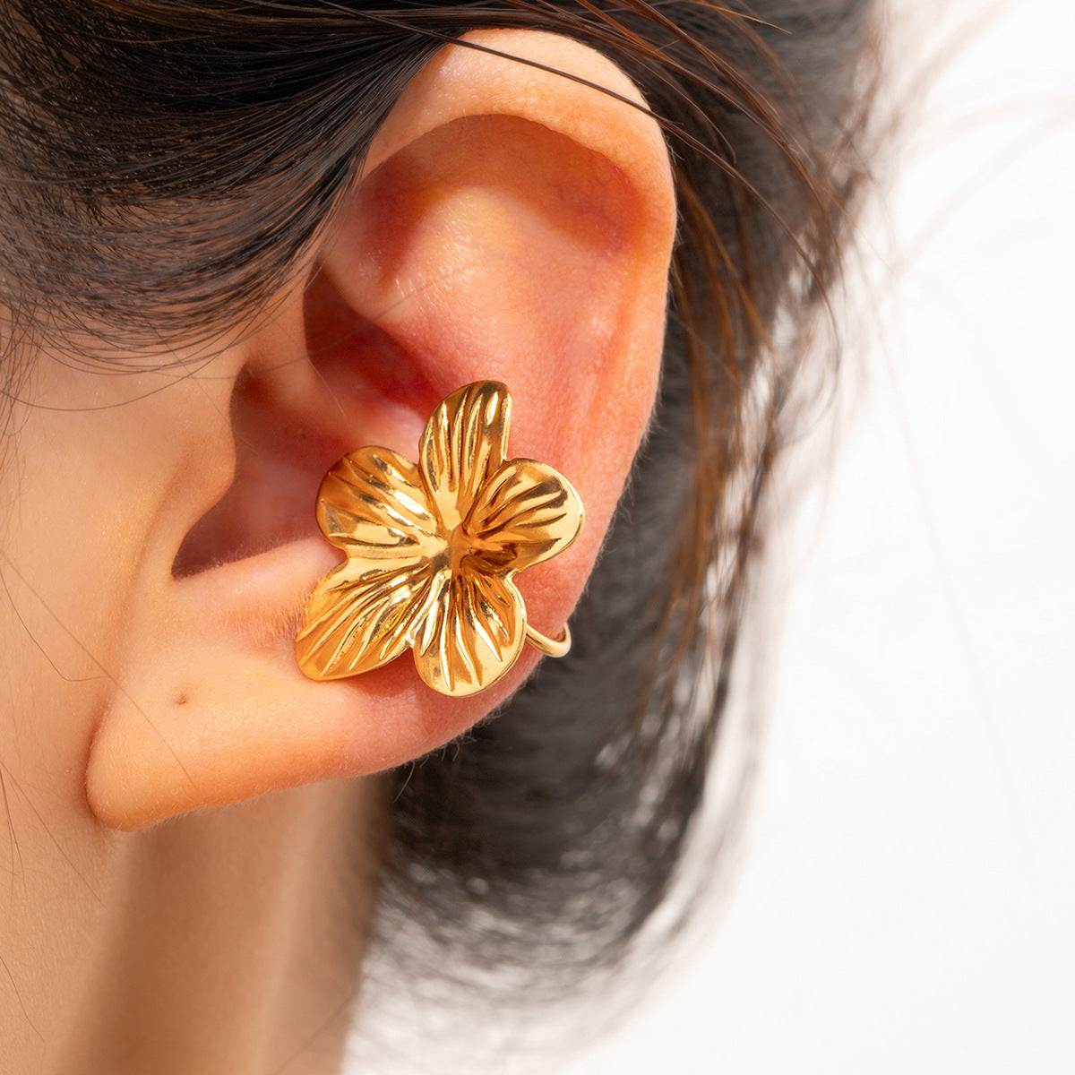 Golden Alloy Earrings Light-luxury Ear Bone Clips