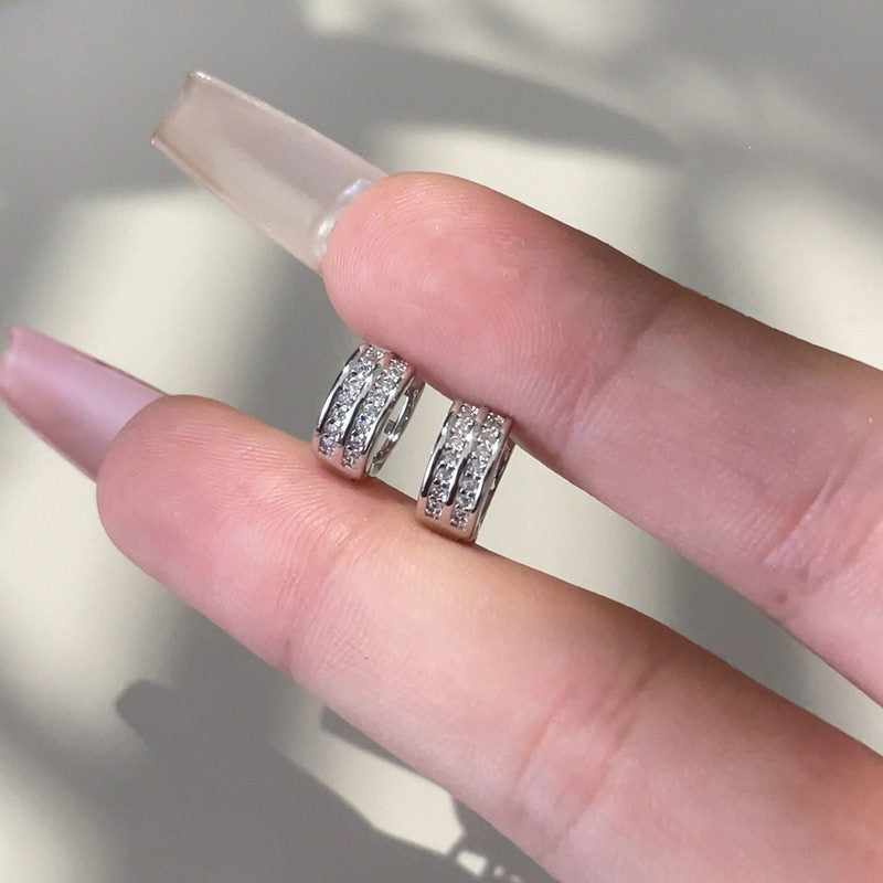 Exquisite And Understatedly Luxurious Womens Ear Clips