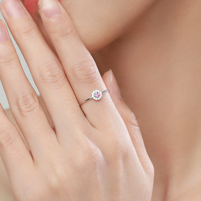 Personalized Small Women's Micro-inlaid Zircon Ring